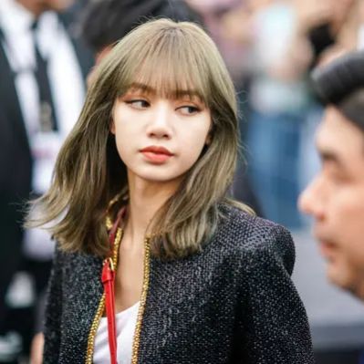 Lisa (Lalisa Manoban) Net Worth