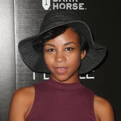 Aasha Davis Net Worth