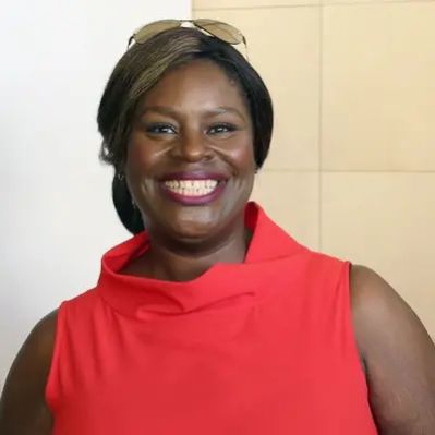Retta Net Worth
