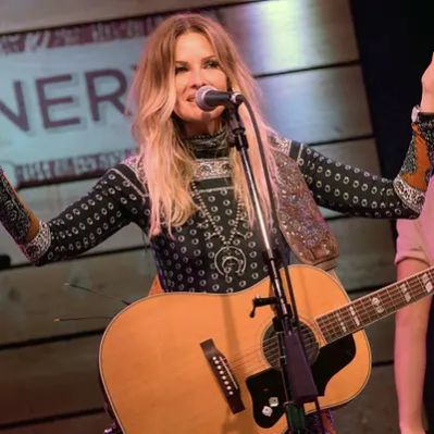 Elizabeth Cook Net Worth