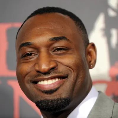 Adrian Holmes Net Worth