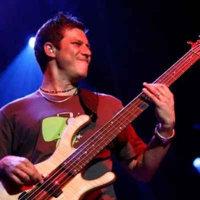 Stefan Lessard Net Worth